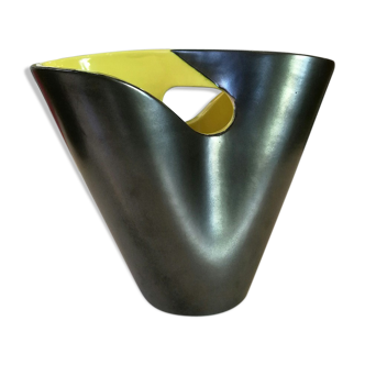 Elchinger ceramic corolla vase