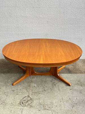 Baumann Oval Table