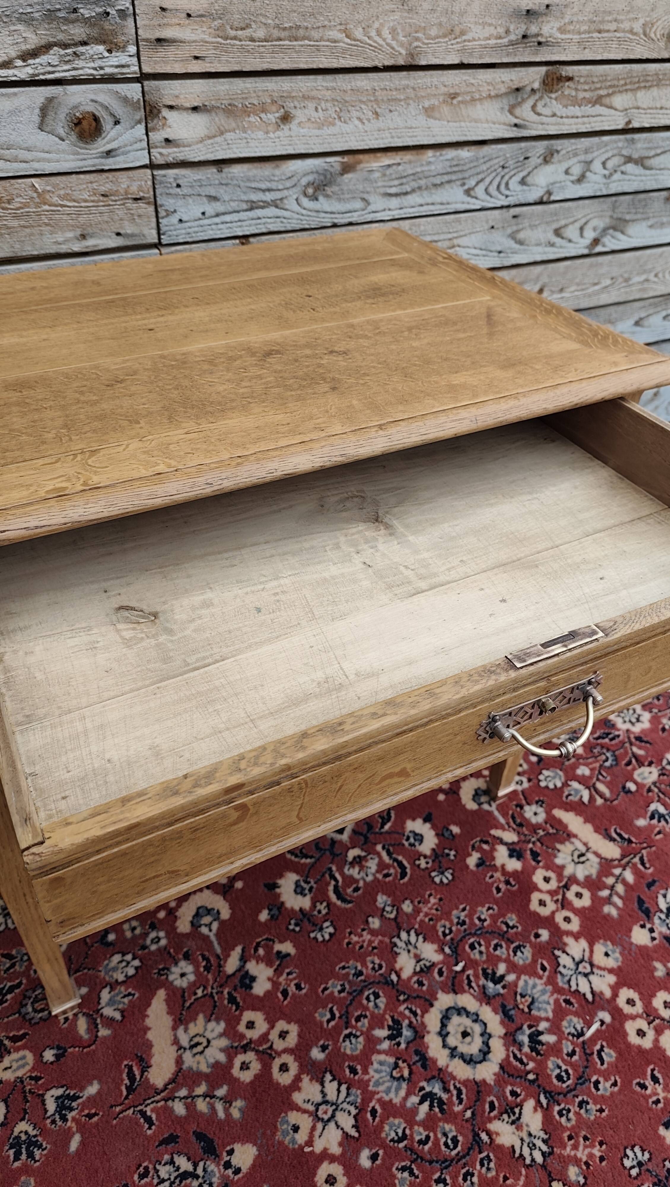 Eagle Desk Table