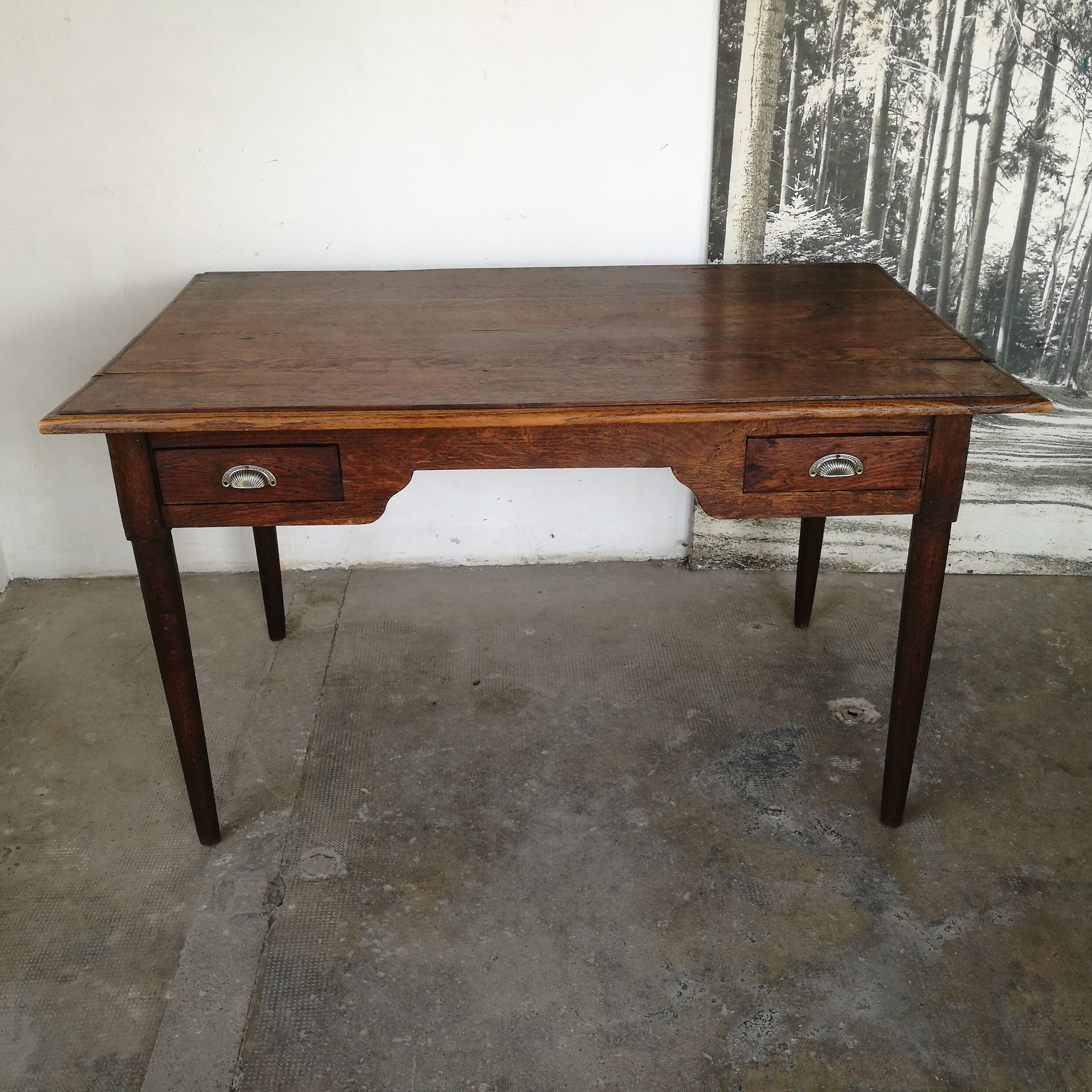 Oak desk, 2 drawers.