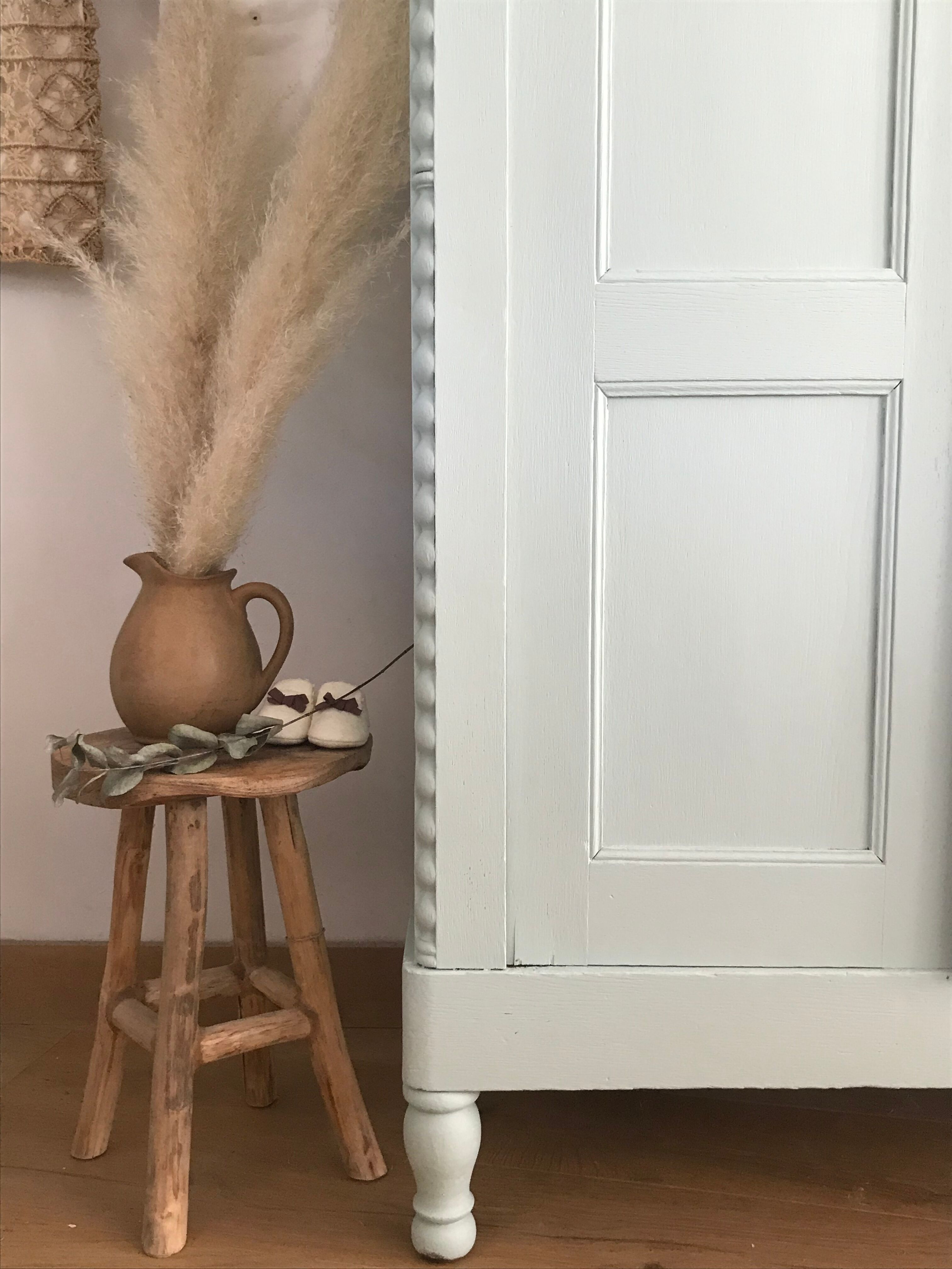 Parisian green water Cabinet