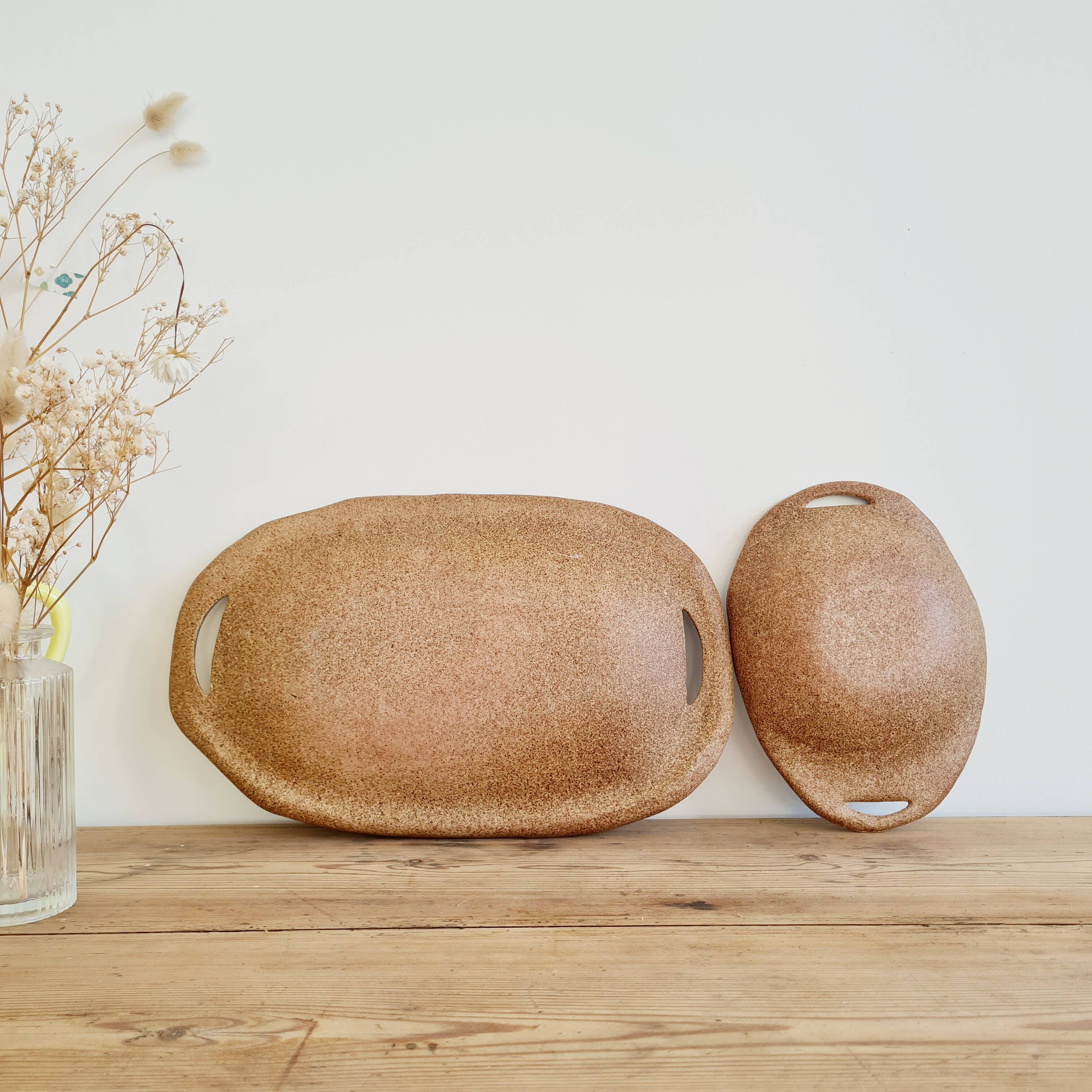2 blue stoneware dishes