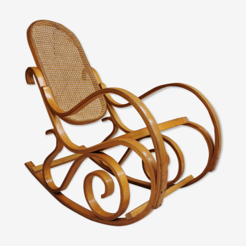 Rocking chair en cannage