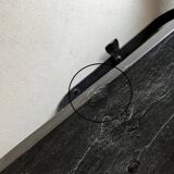 Table basse en métal forgé et pierre noire | Brutaliste | France | Années 1970