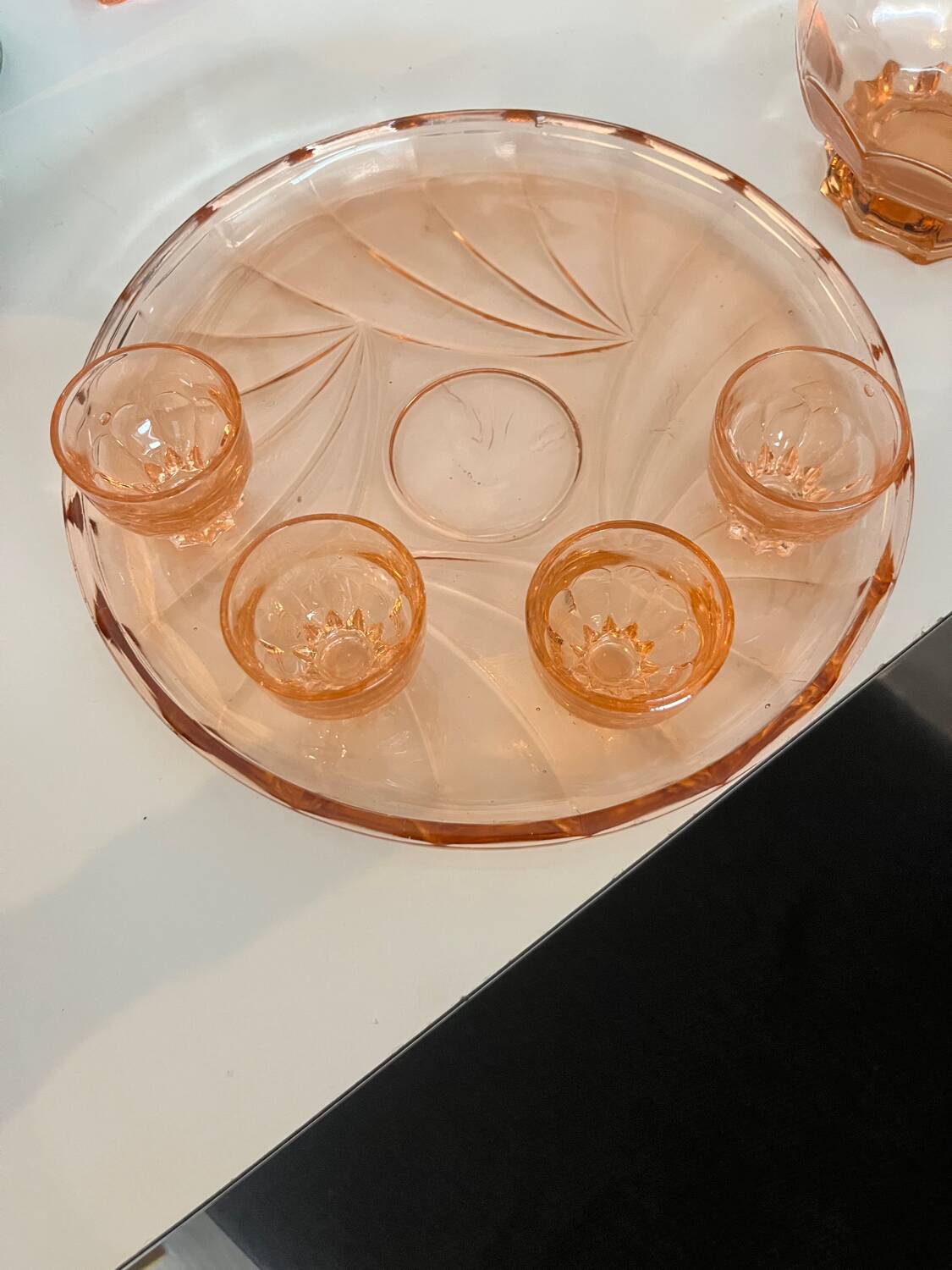 Service à apéritif vintage en verre rose