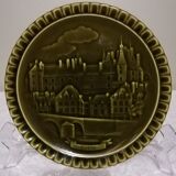 Plate in slip Gien decoration " castle of Gien "