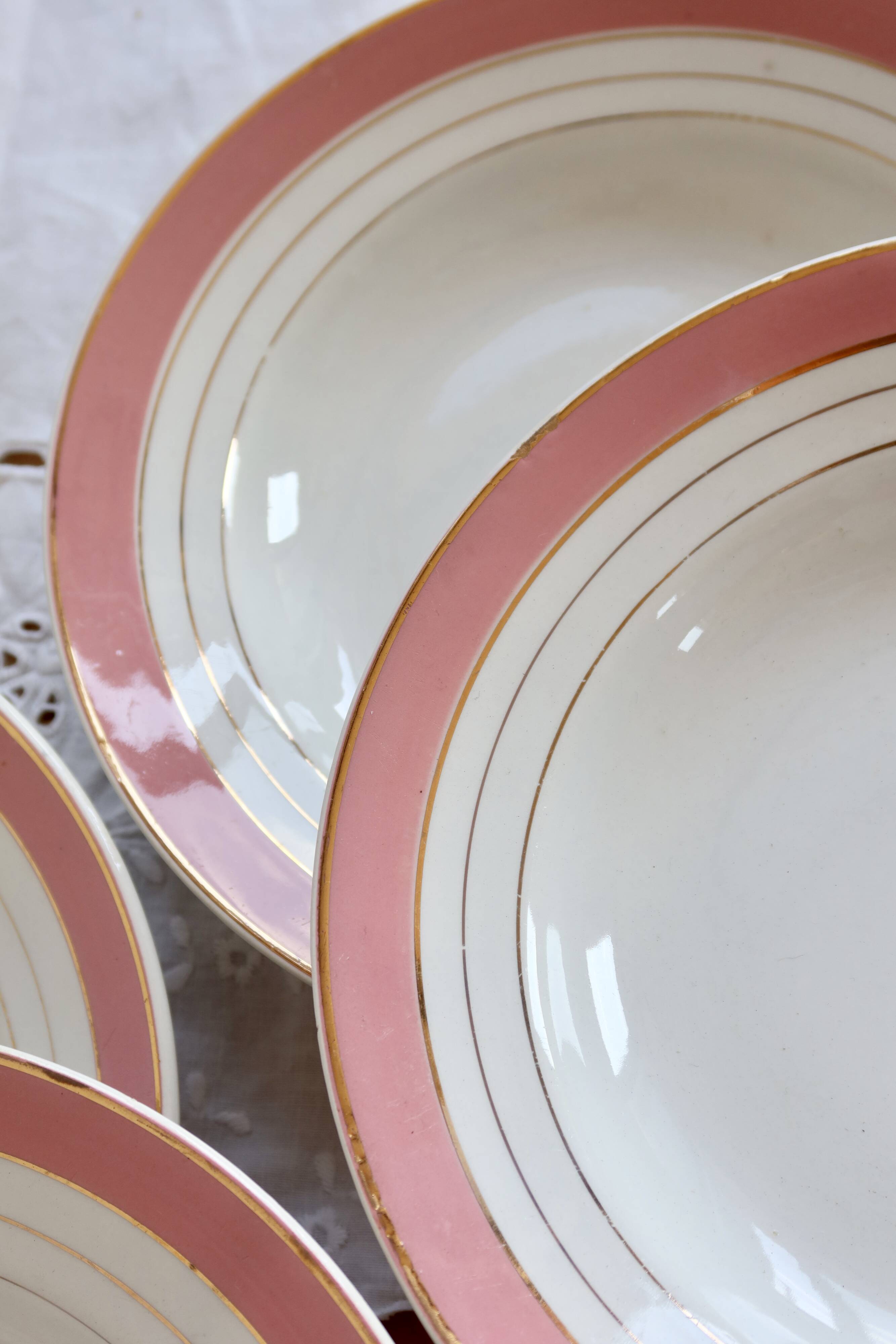 6 vintage Lunéville K&G deep plates in the Régence model.