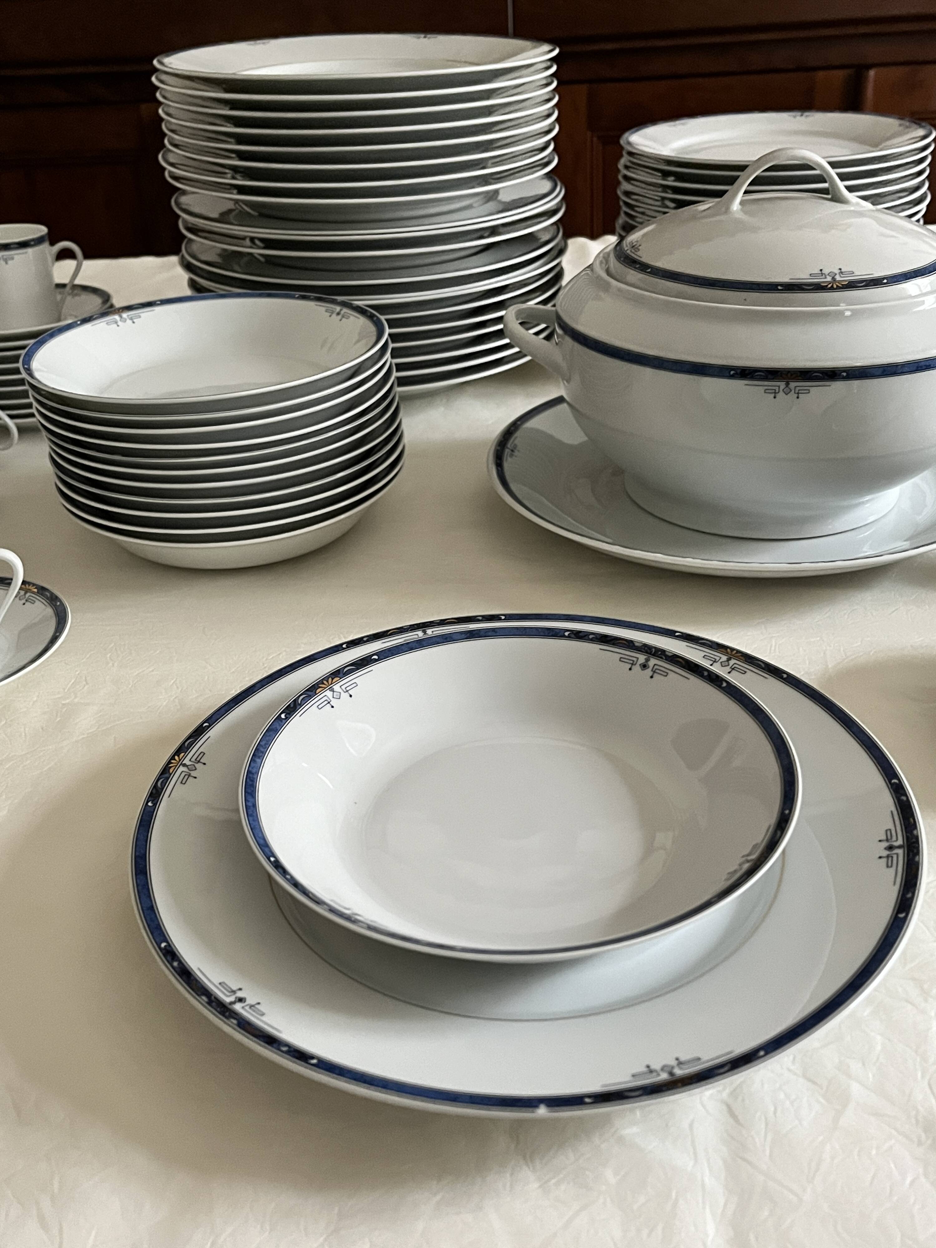 Limoges, large porcelain table service 98 pieces 20th century