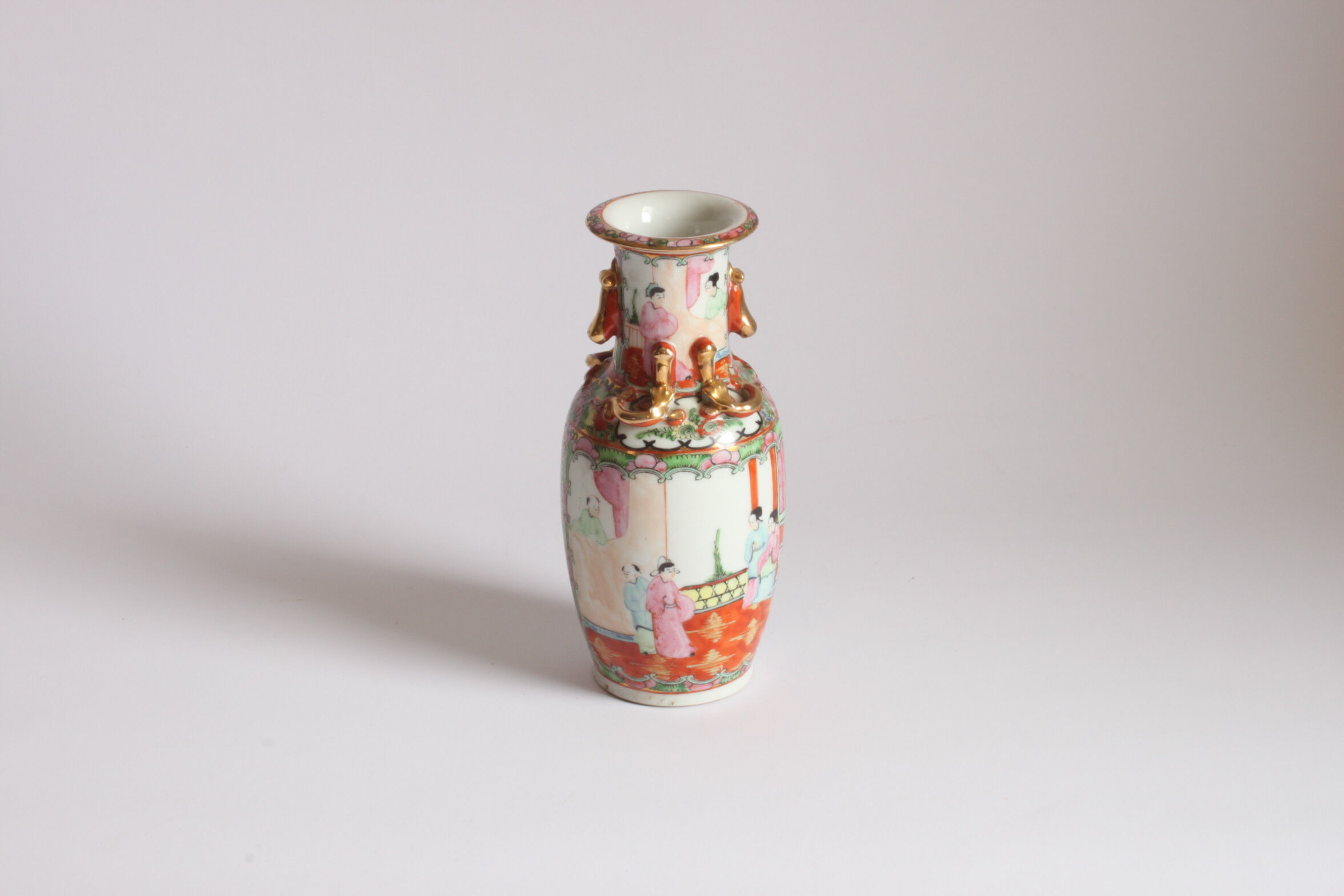 Chinese Canton rose medallion vase, 19th century