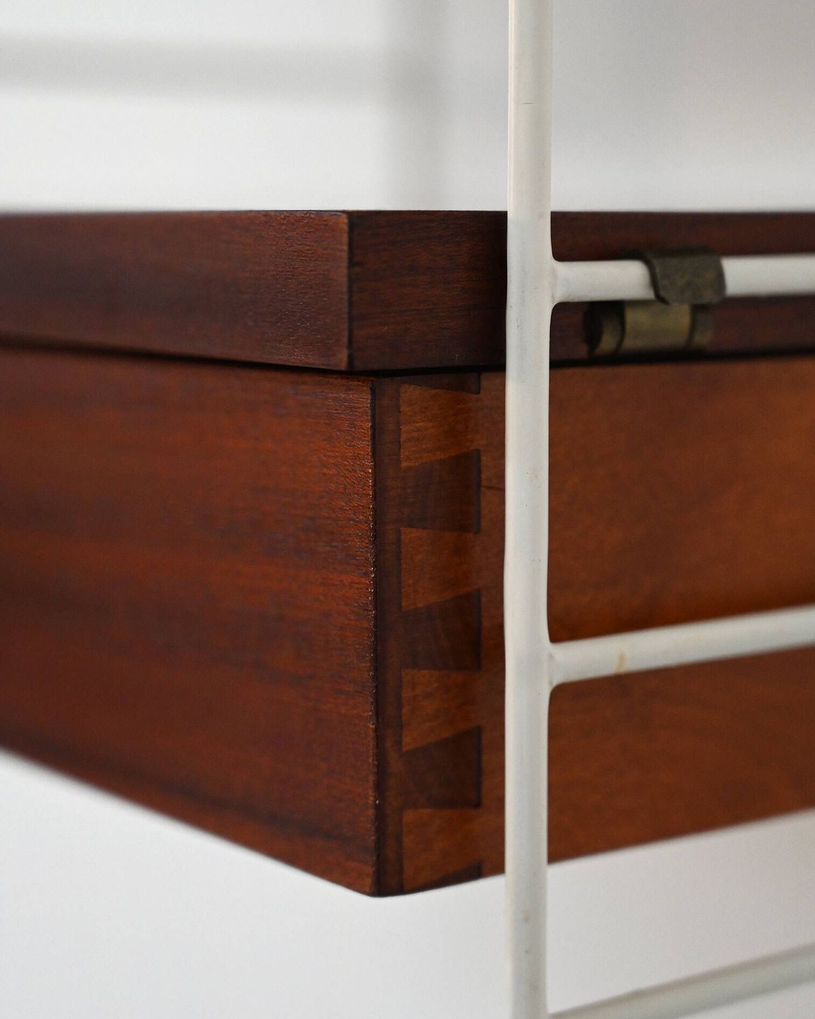 “BFB-hyllan” wall shelving unit by Nisse Strinning for String, 1950s