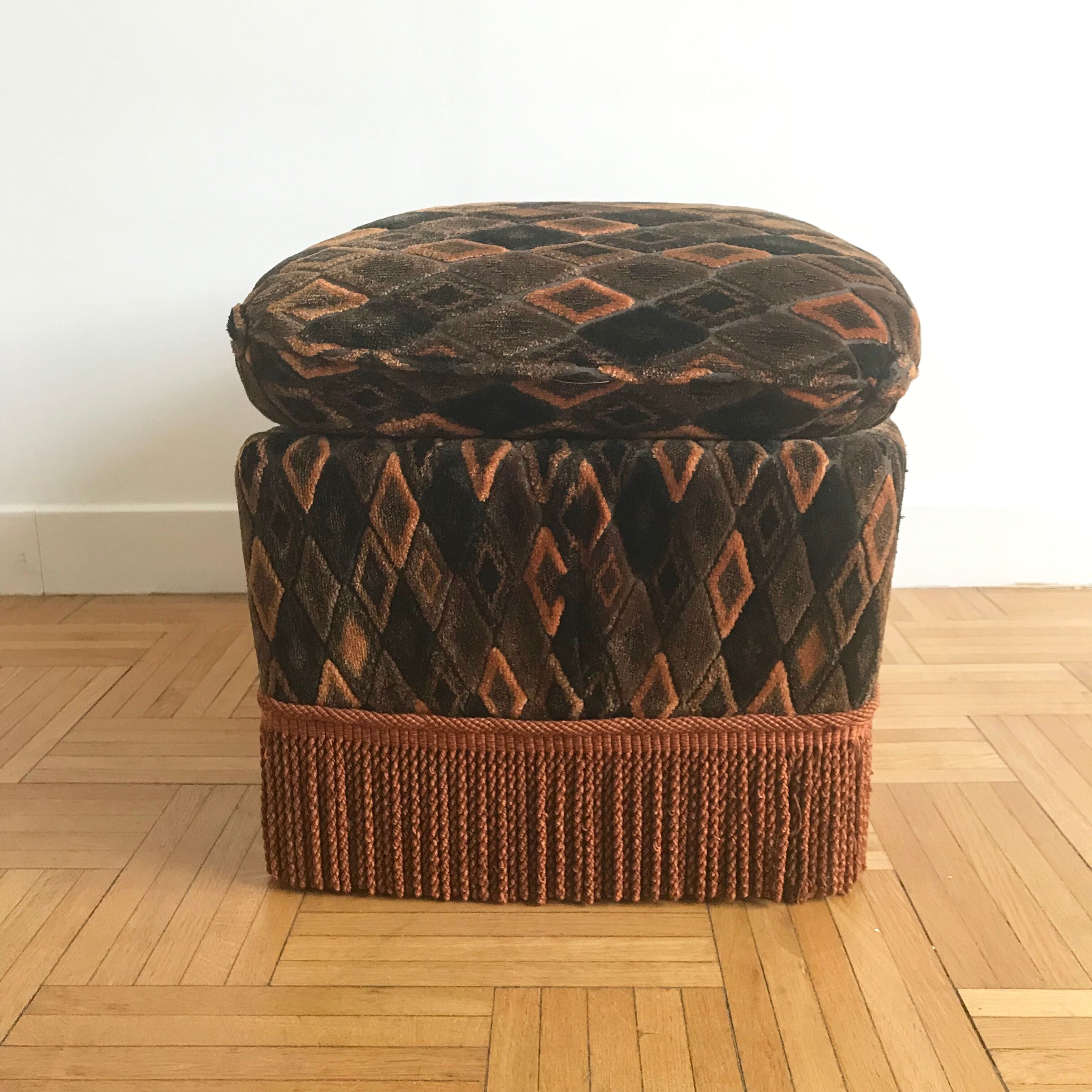 Ottoman footrest in Velvet diamond art deco style