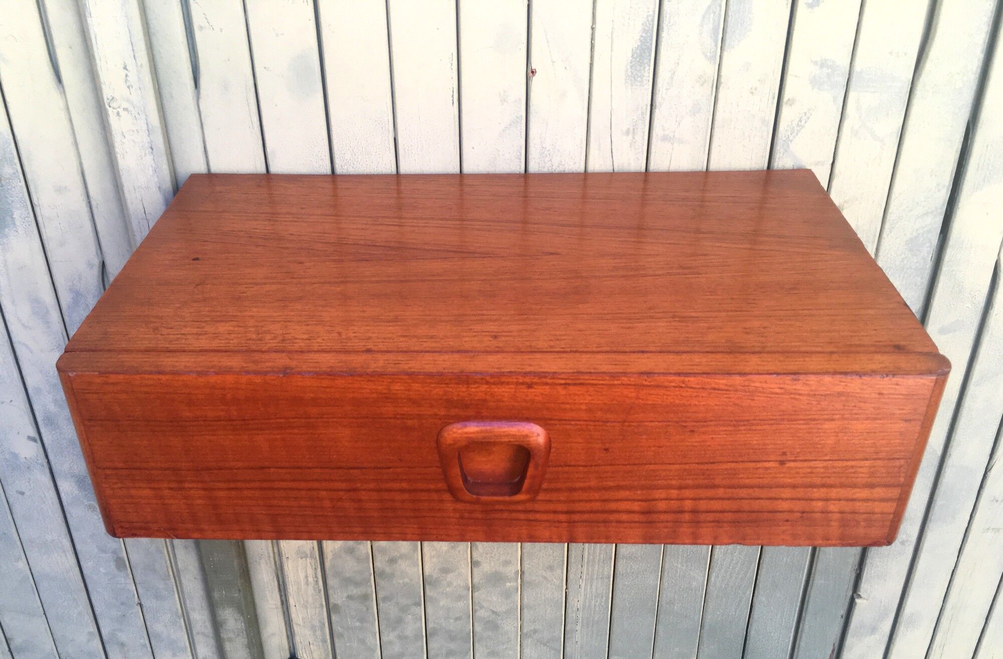2 hanging bedside tables 1960