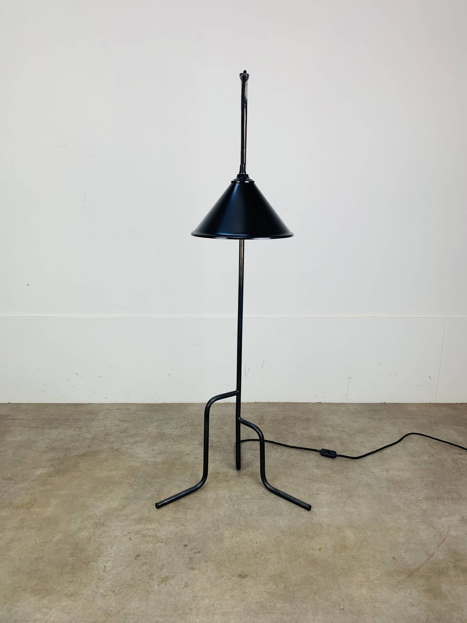 Tripod reading lamp, wrought iron, industrial style, handmade.