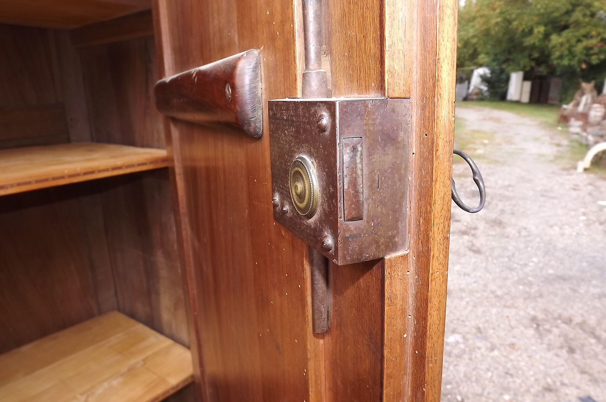 Armoire Louis-Philippe en noyer du XIXème