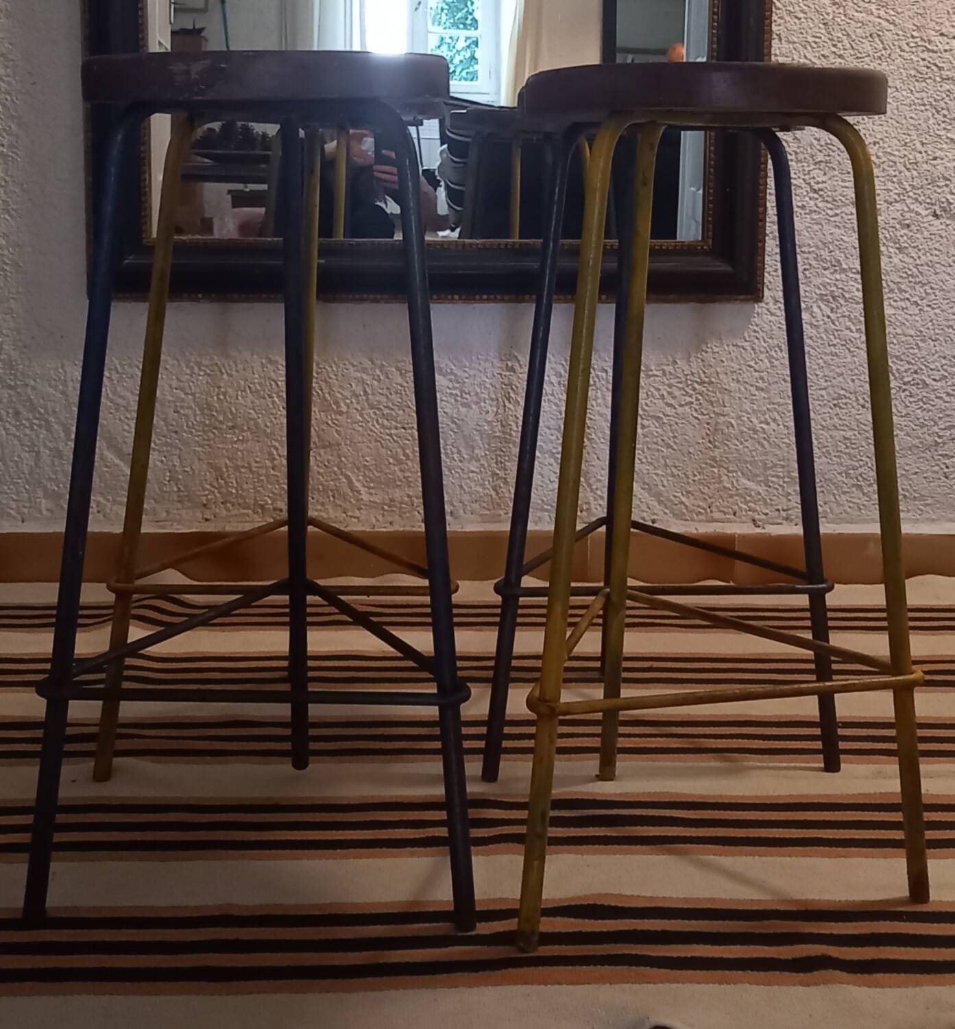 Set of 4 stools