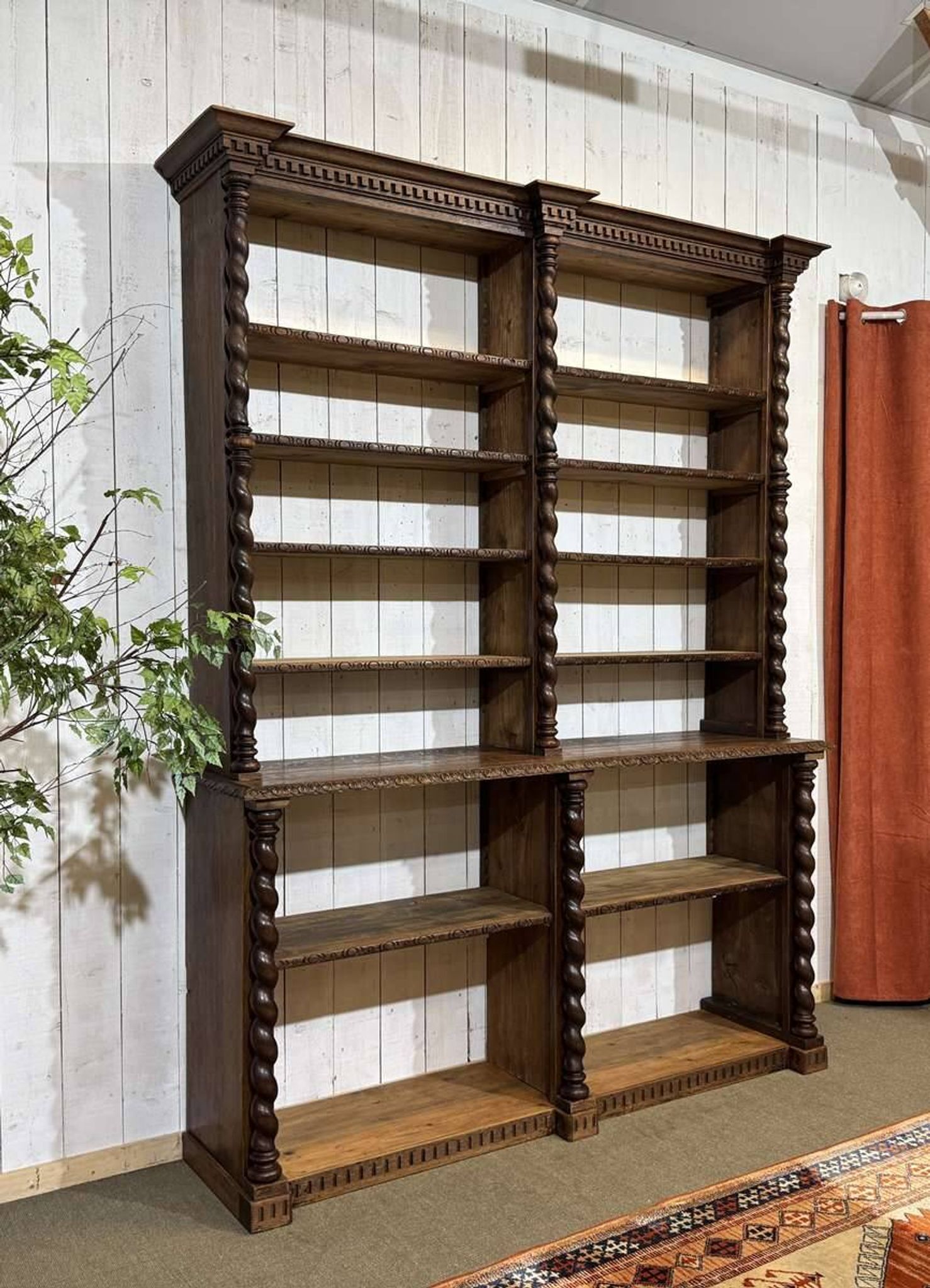 Bibliothèque de boiserie en chêne et sapin début XXème