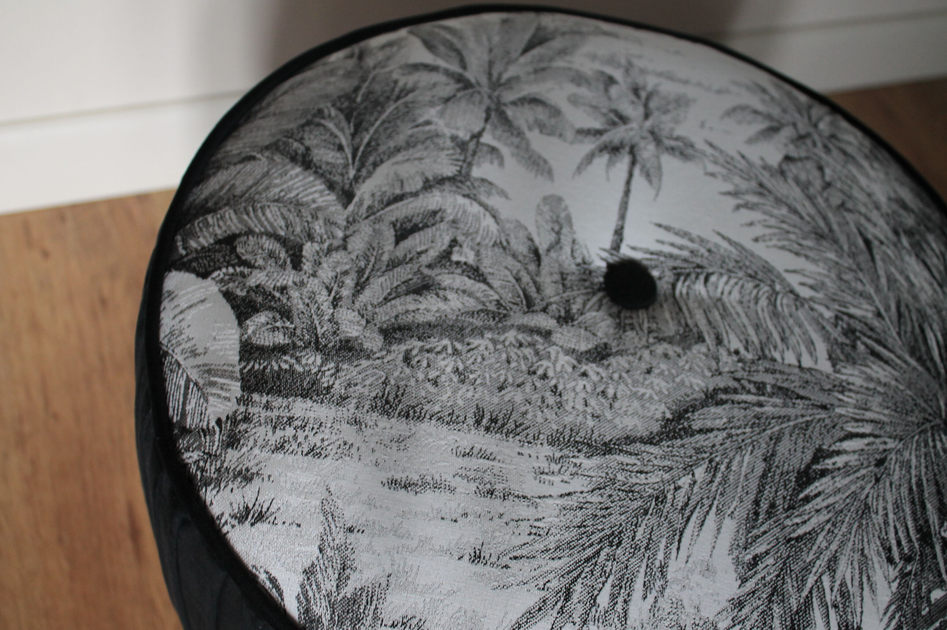 Footrest, jungle fabric, compass feet, 50/60's