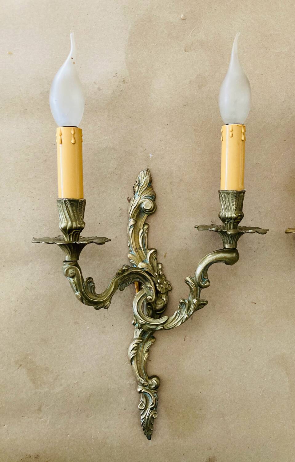 Louis XV style wall sconces in gilt bronze with undulating arms