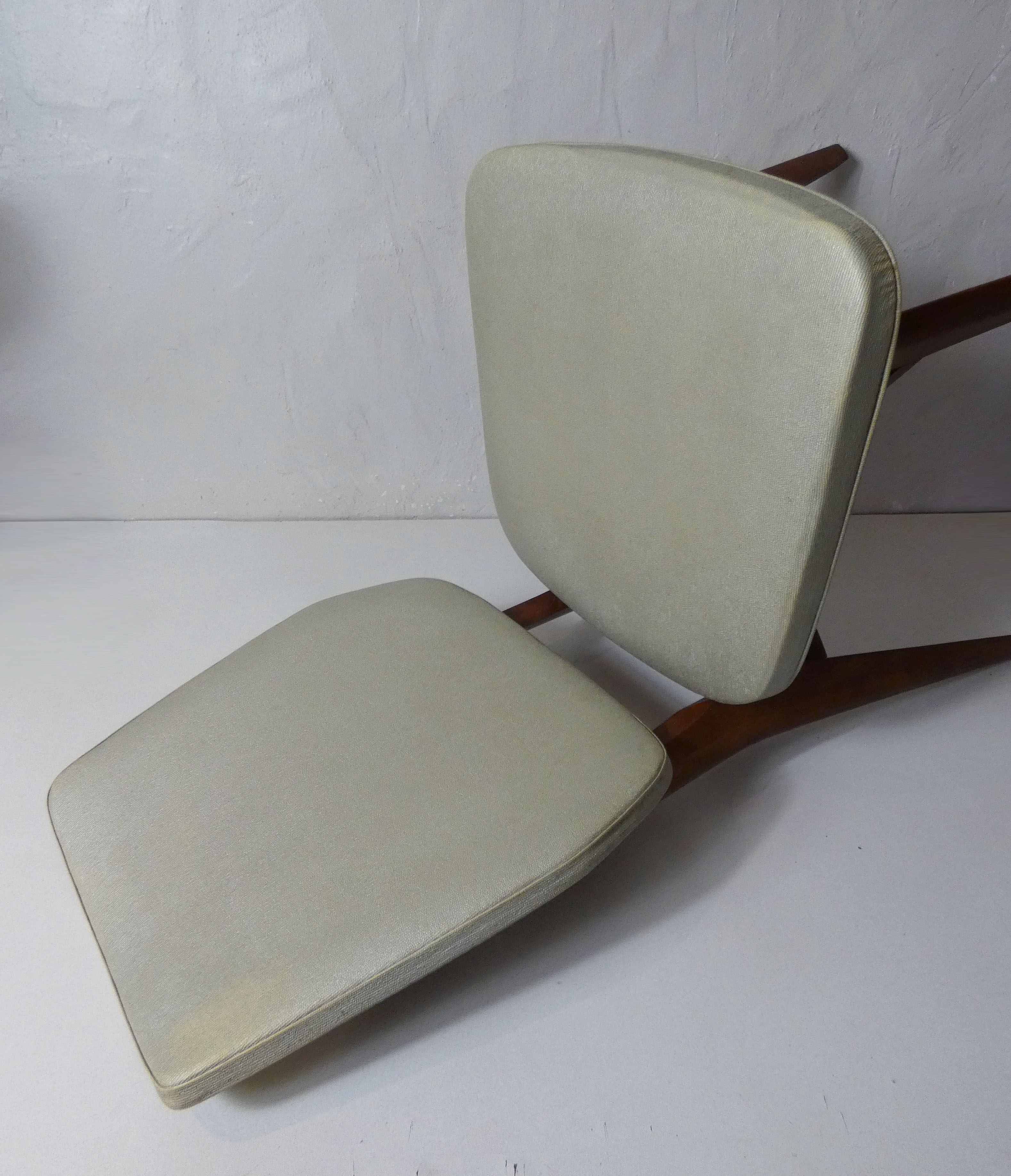 Vintage office chair with compass legs