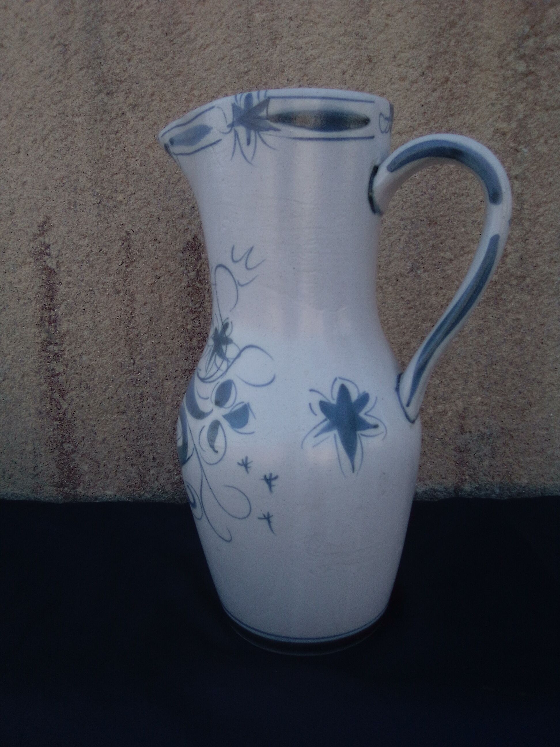Pitcher in Quimper keraluc earthenware H 29 cm
