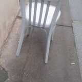 Chaise bistrot en bois peint