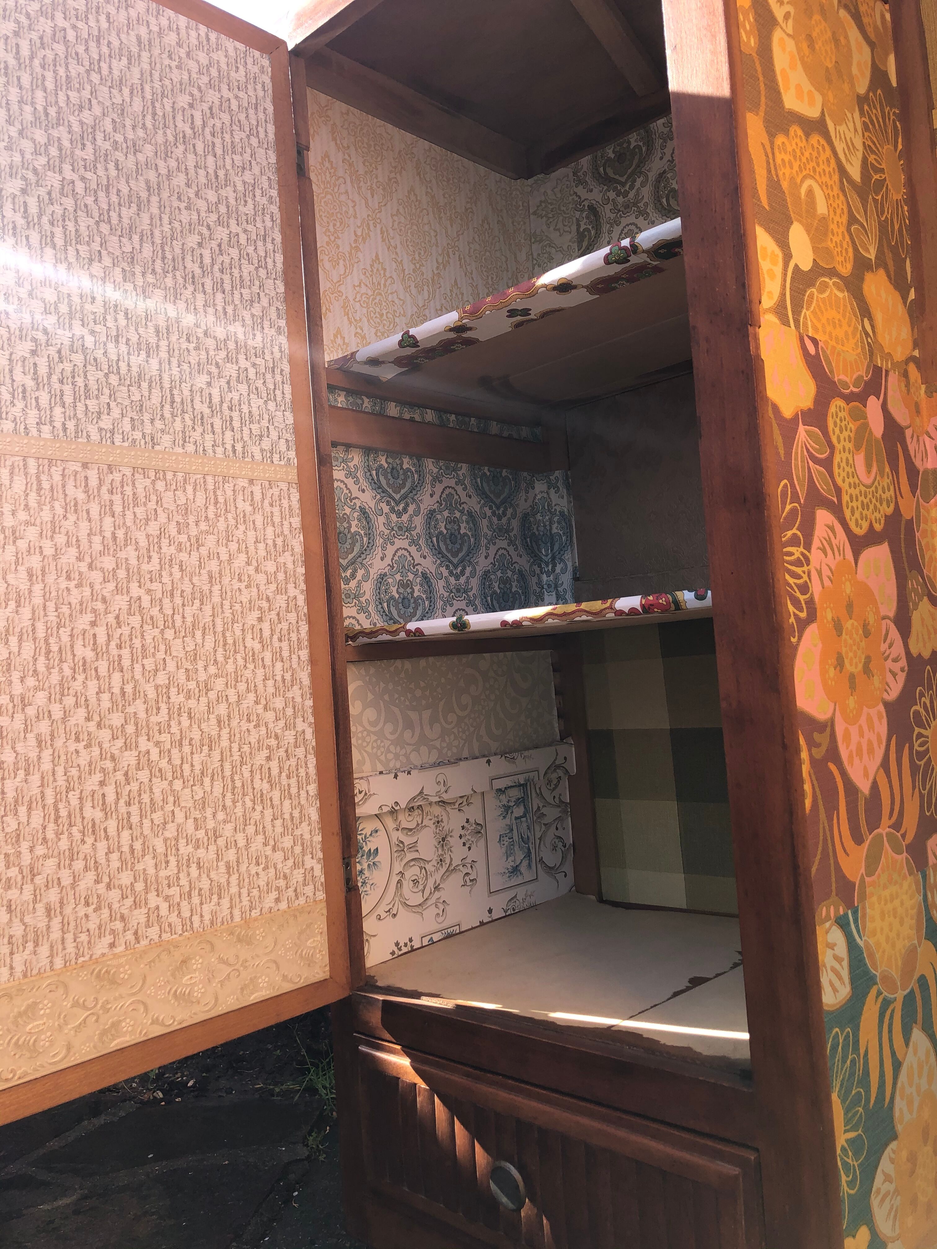 Asymmetrical cabinet