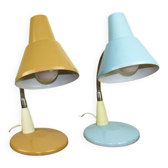 Lampes de bureau réglable en métal peint bleu et sable et bras spiral chromé, années 1970, lot de 2