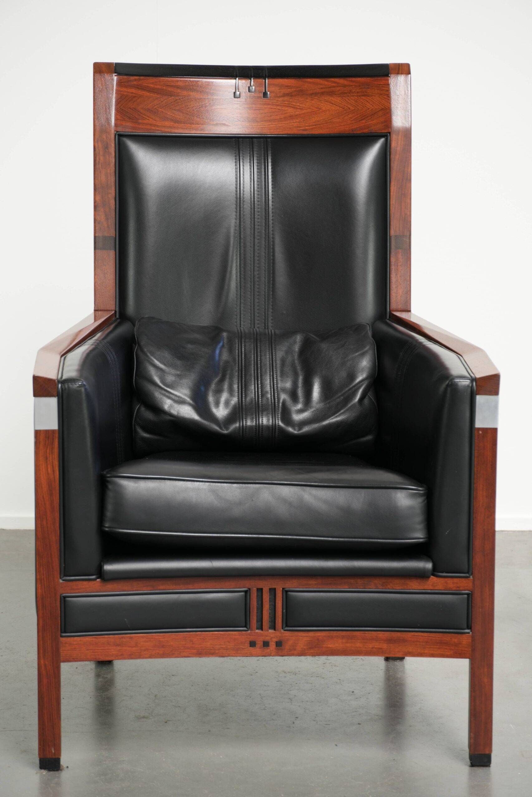 Cow leather Art Deco design armchair with a timeless look