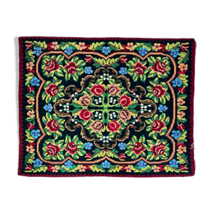 tapis floral transylvain tissé à la main en roumanie, fleurs colorées