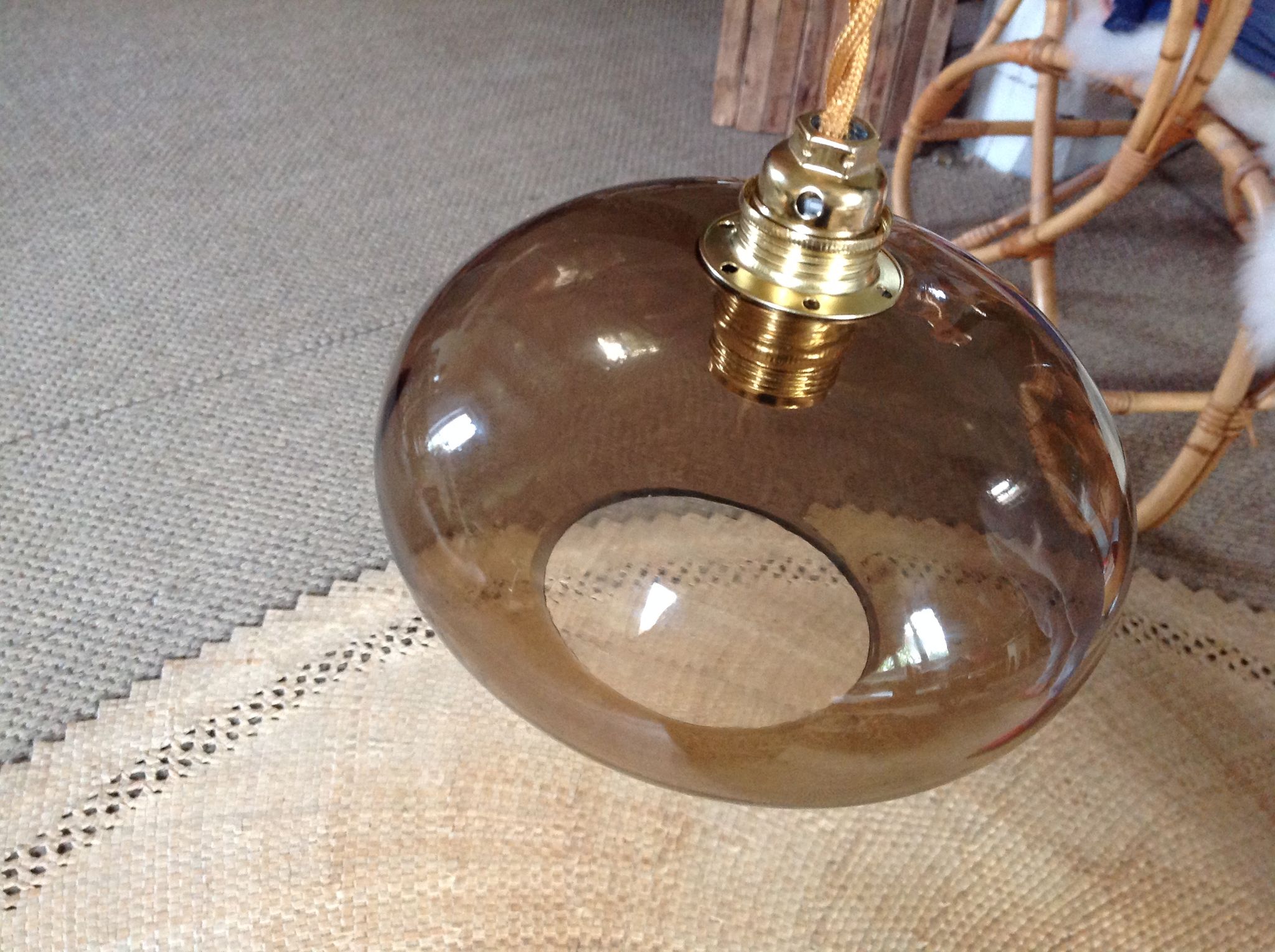Suspension globe en verre fumé