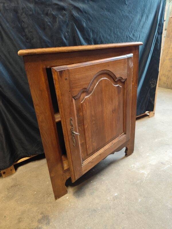 Corner wardrobe in solid wood rustic style