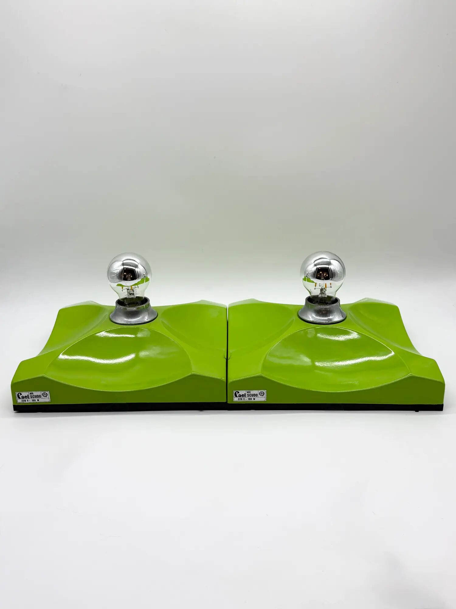 Pair of "Scudo" wall lights – Fael Luce, Italy, 1970s