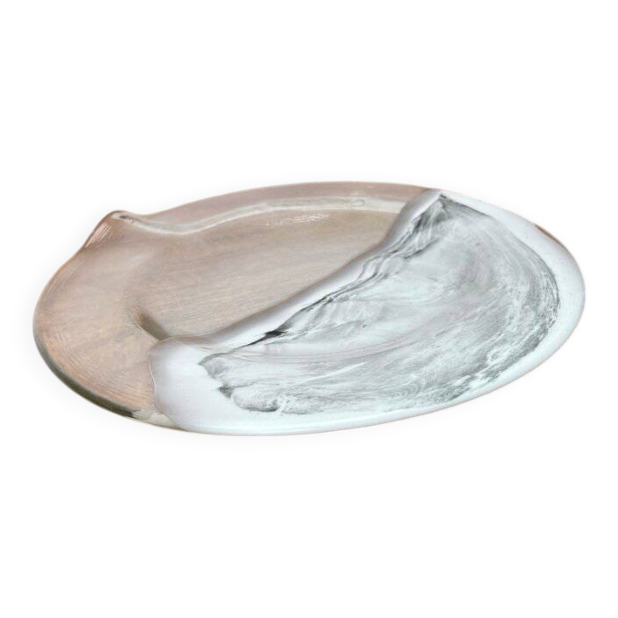 Vintage plate or bowl in German glass by Hans Jürgen Richartz for the Richartz art collection, Mathildenhütte, Solingen, Germany.