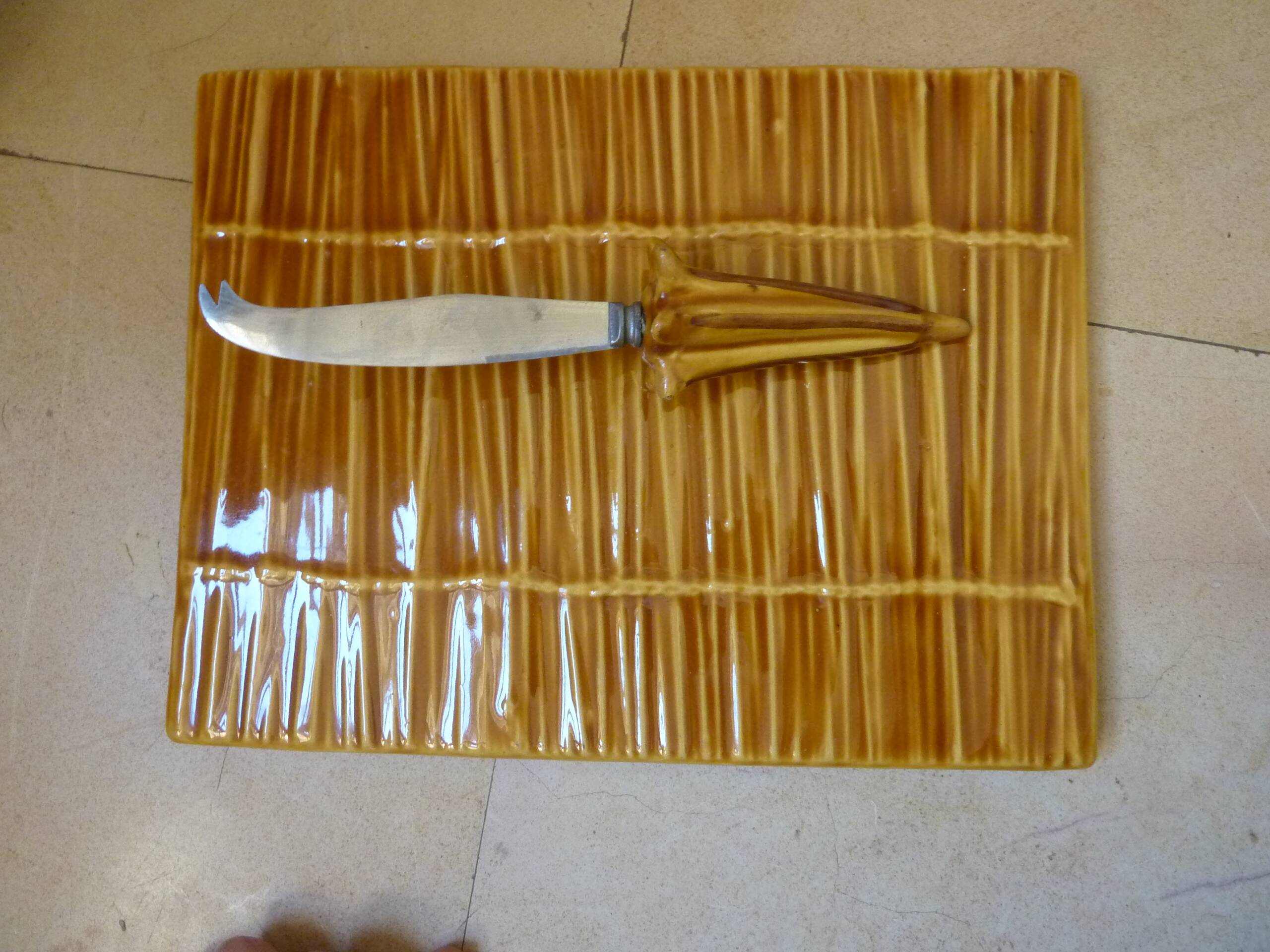 cheese platter with its ceramic knife type Vallauris