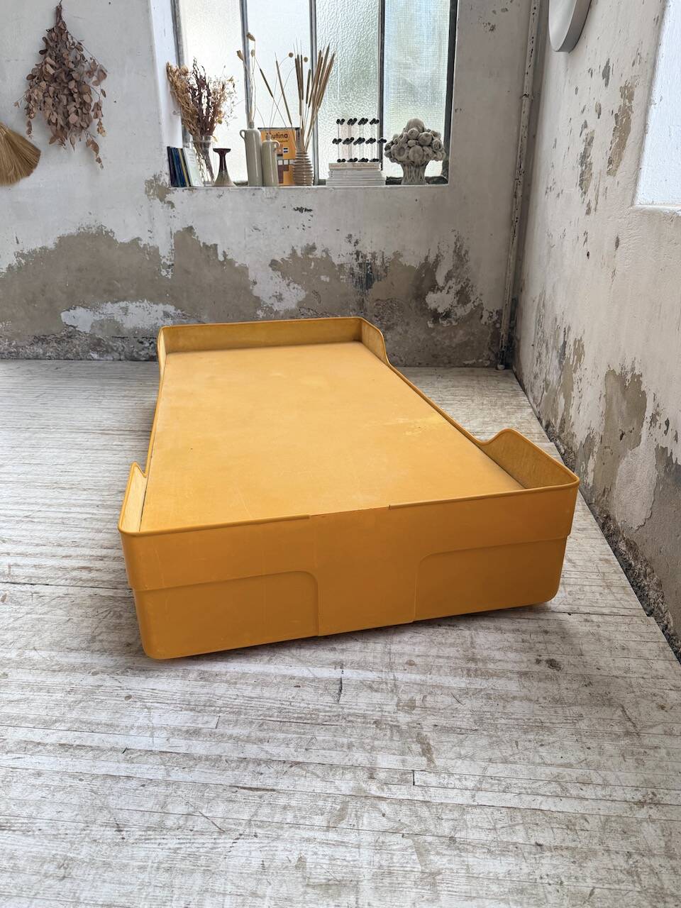 Ozoo single bed by Marc Berthier for Roche Bobois, 1967