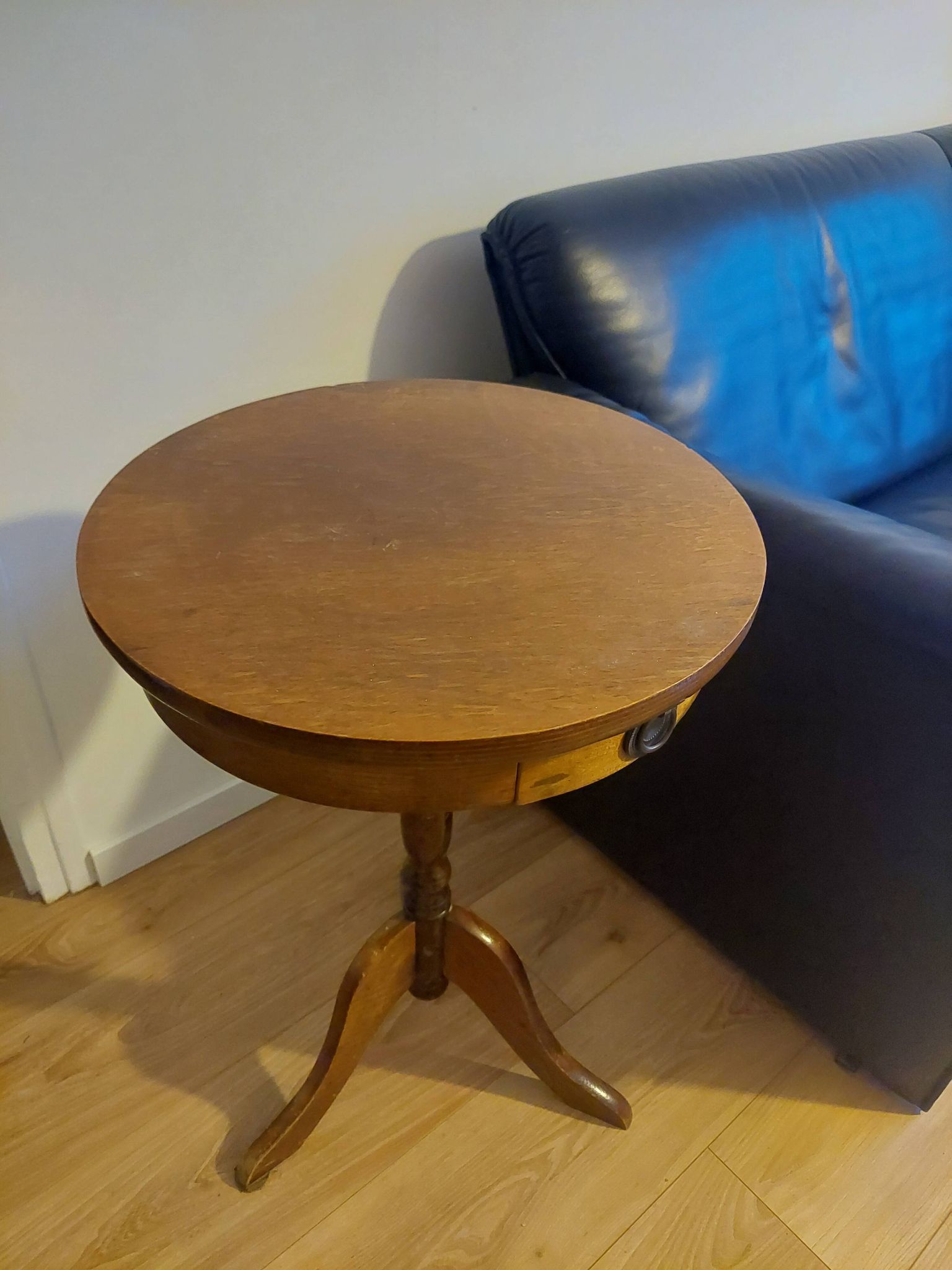 Guéridon, table d'appoint ancienne en bois