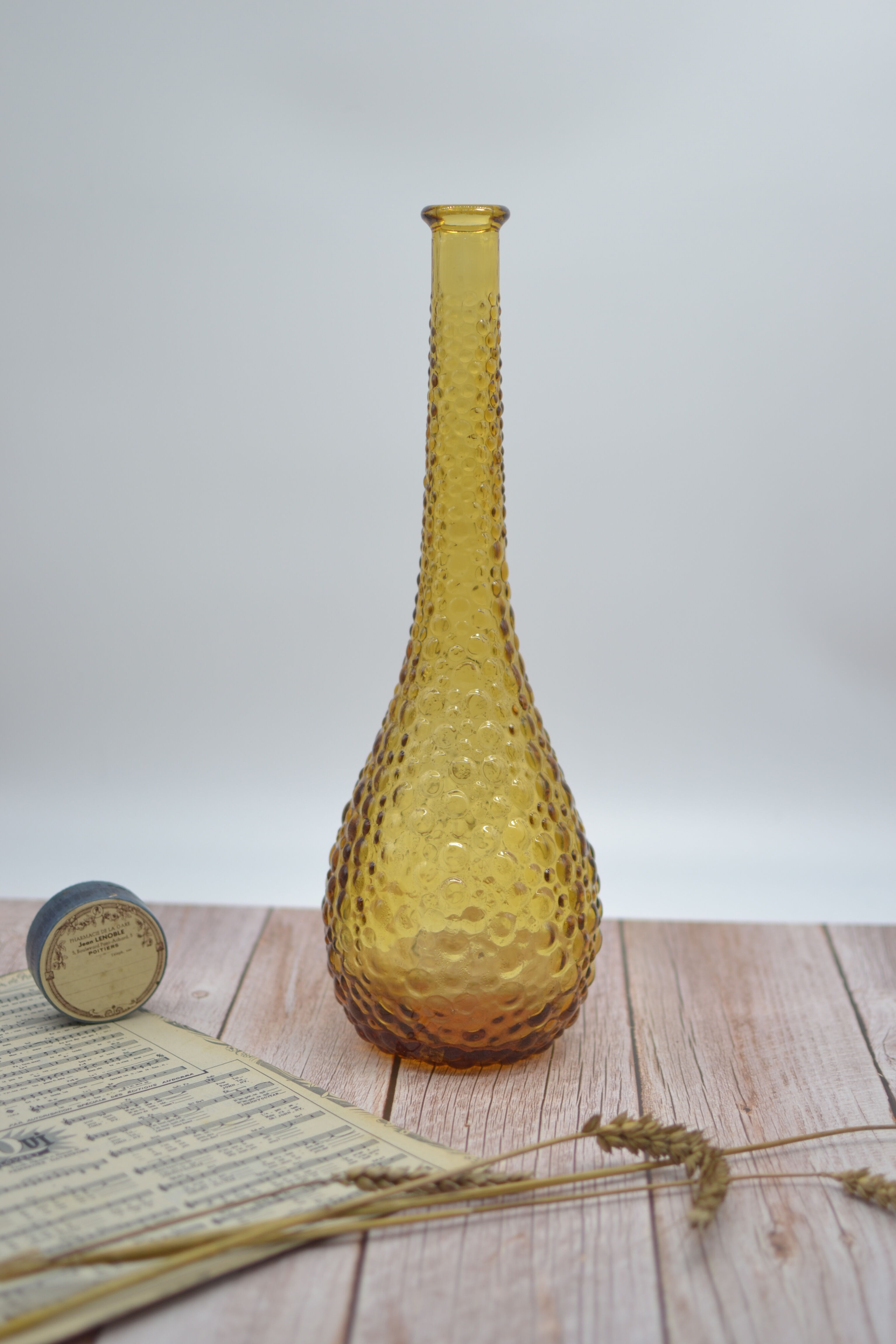 Yellow empolie decanter 39 centimeters 50/60 years without cap