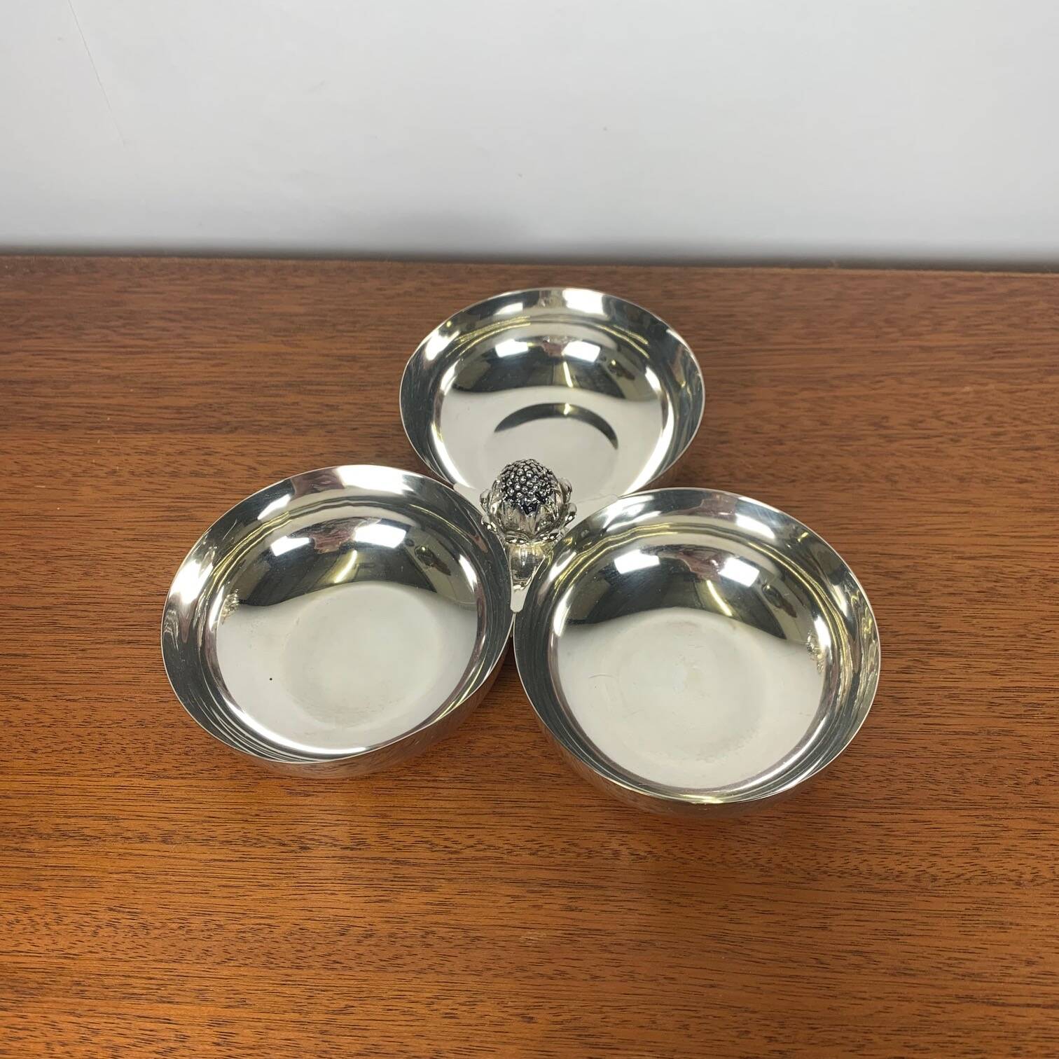 3-compartment silver-plated metal appetizer dish, 1970