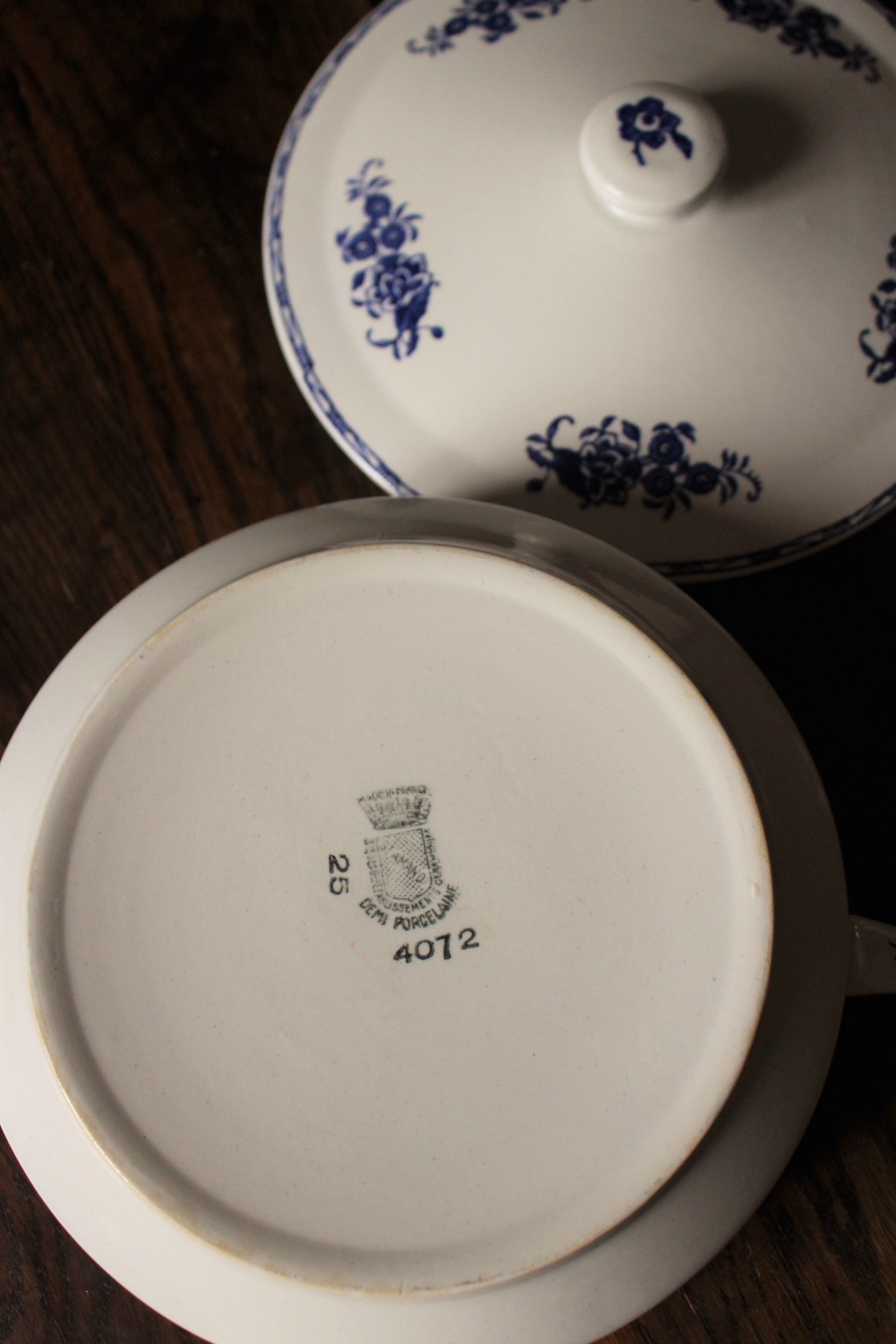 Soupière Saint Amand demi porcelaine fleurs bleu art deco