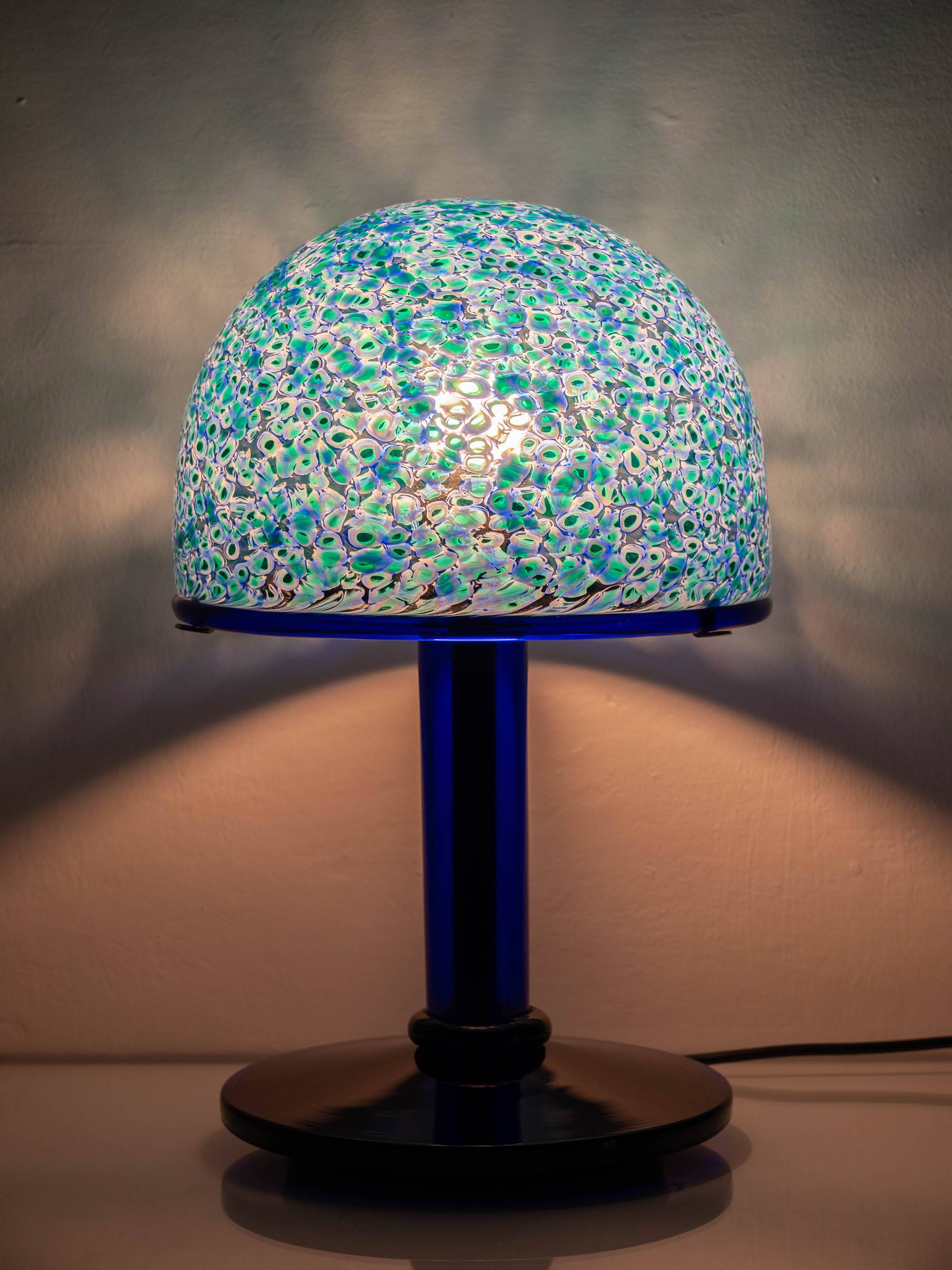 Gae Aulenti pour la lampe de table en verre de Murano Vistosi, 'Neverrino' Murrine bleu-vert