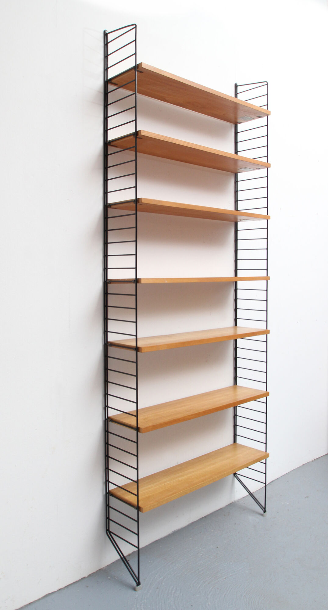 1960s wall uit in ash, nisse strinning for string