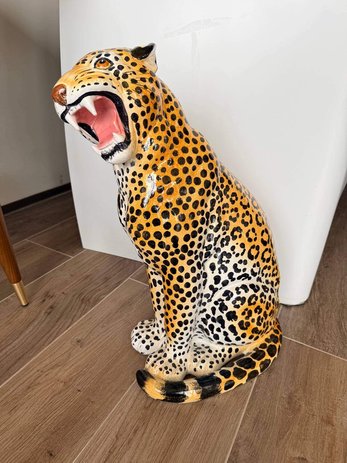 Leopard, Italian sculpture in glazed ceramic.