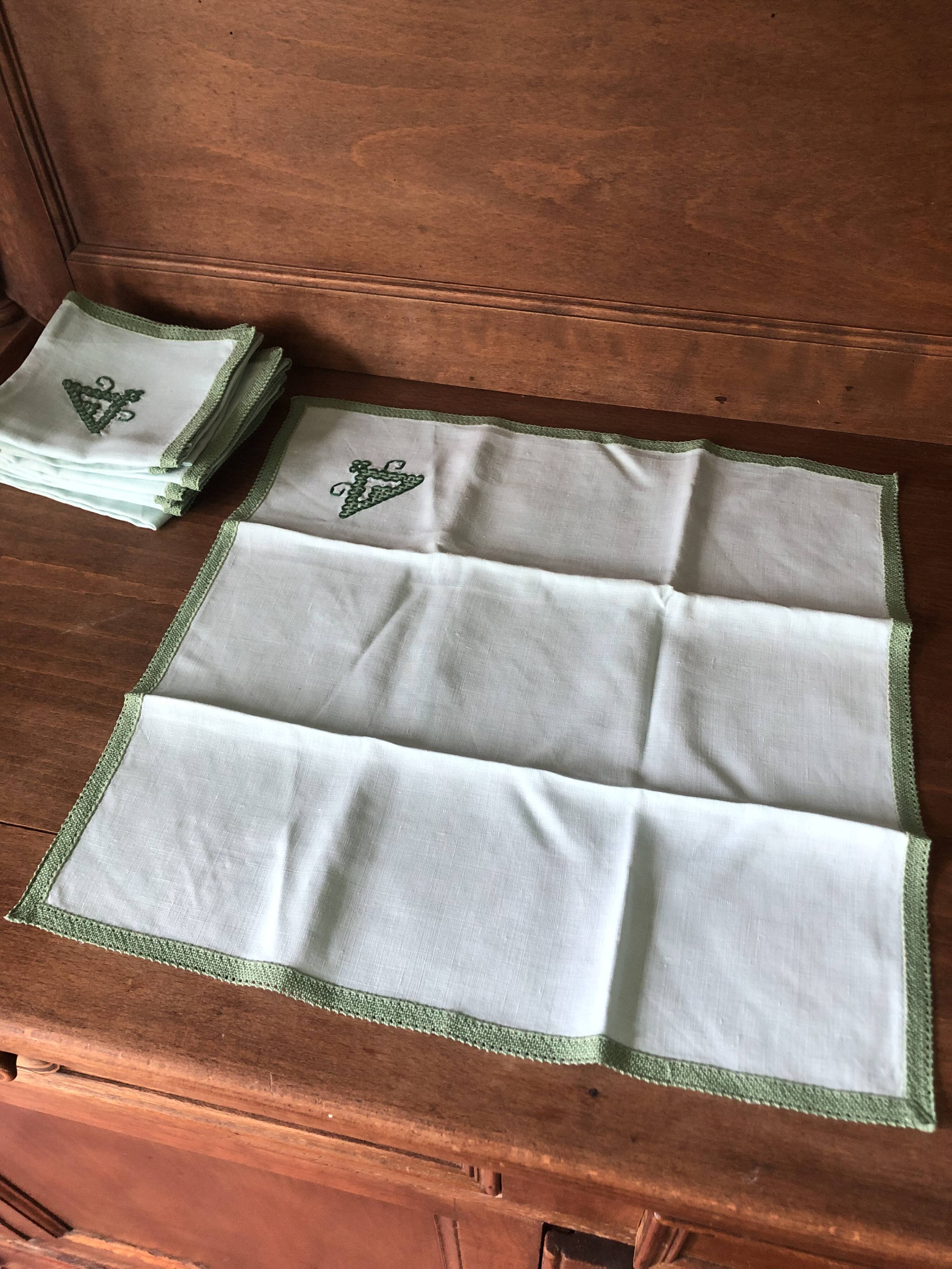 8 vintage hand-embroidered napkins - 38x38 cm - Cotton