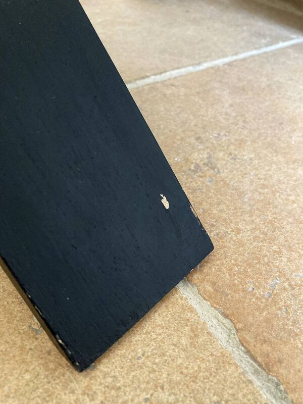 Porte-revue géométrique en bois