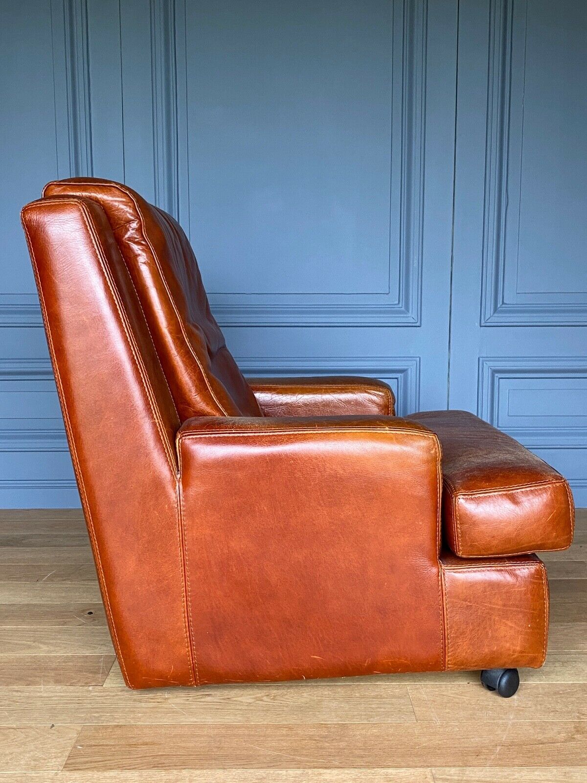 Armchair leather patina brown 1970 surpic roulette