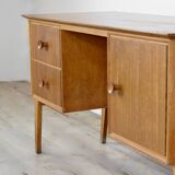 Petit bureau/commode en teck du milieu du siècle par Meredew. Style danois moderne et vintage.