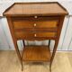 Petite table d appoint de style Louis XV