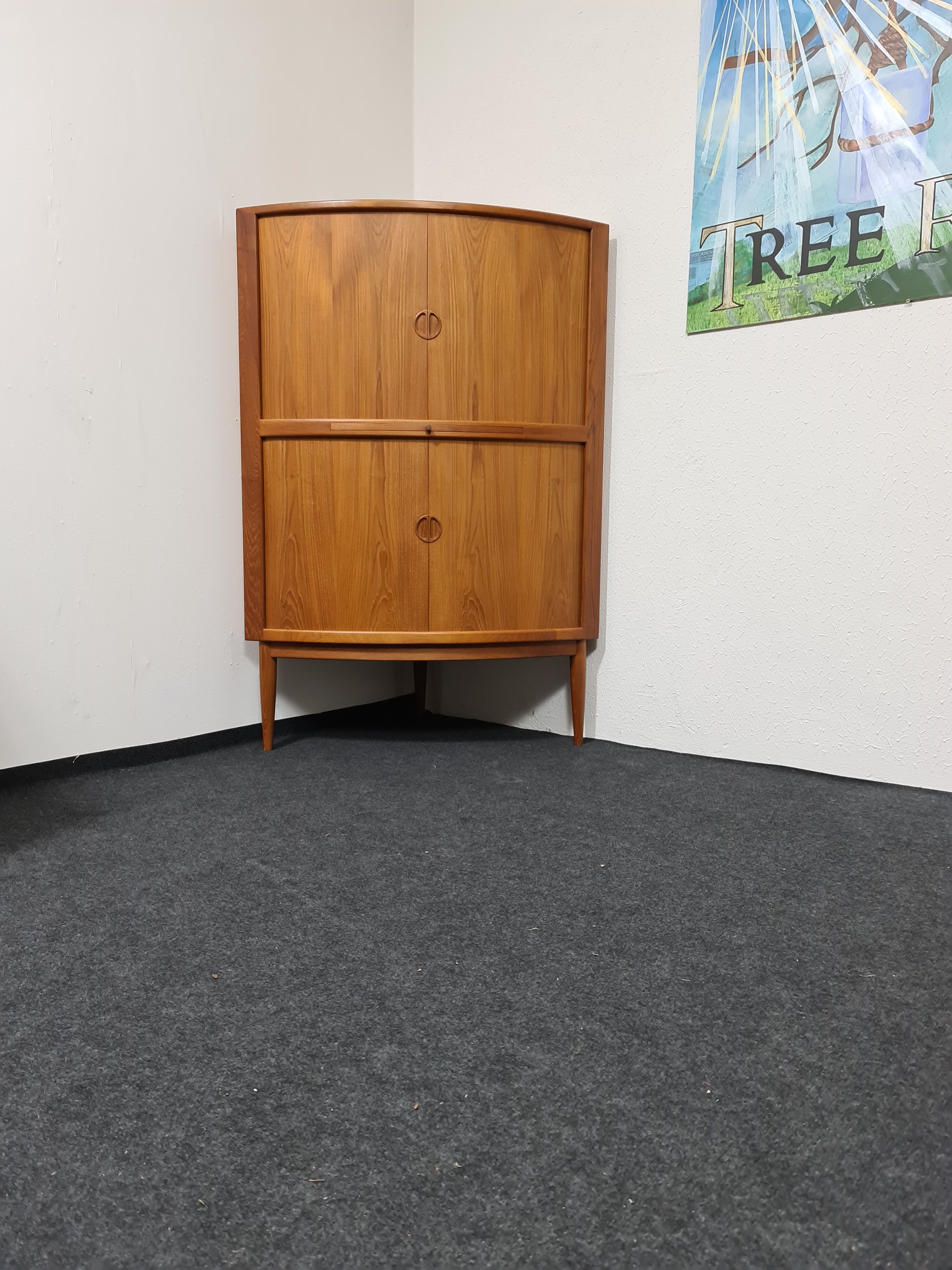 Buffet d’angle de teck par Dyrlund