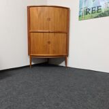 Buffet d’angle de teck par Dyrlund