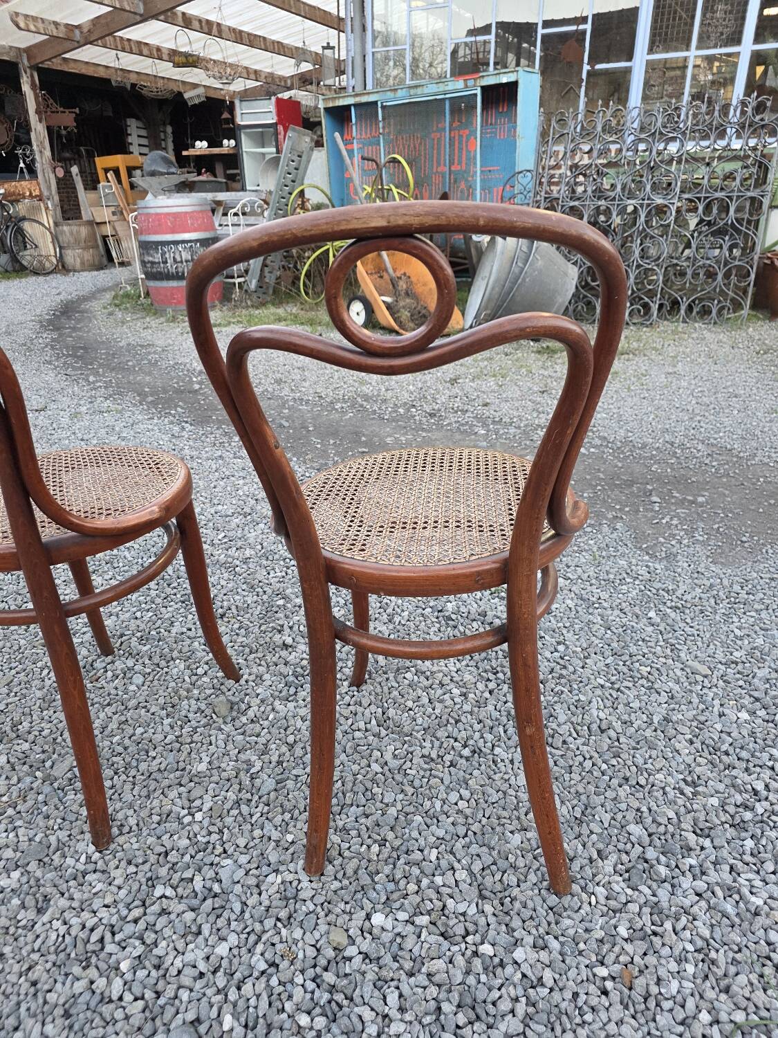 Pair of Thonet bistro chairs in bent wood no. 14